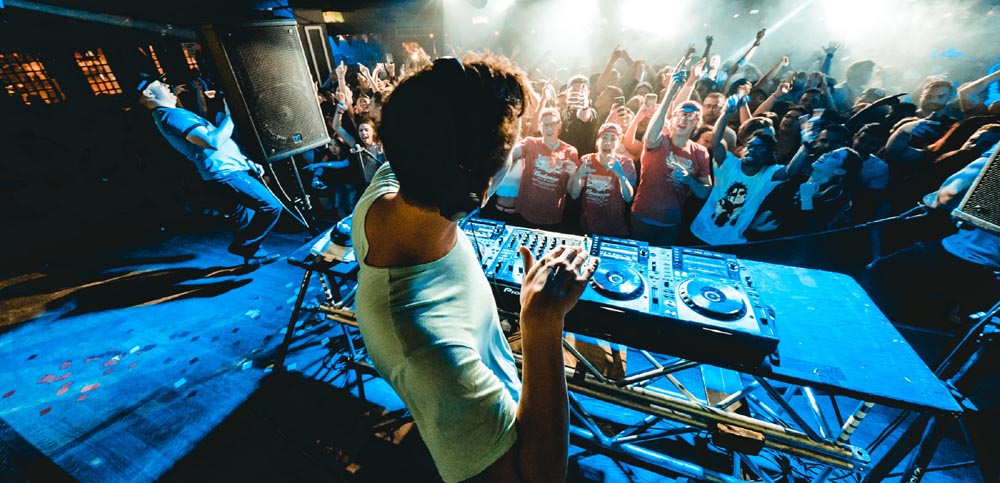 being a dj is one of the Profitable Business Ideas for a Student